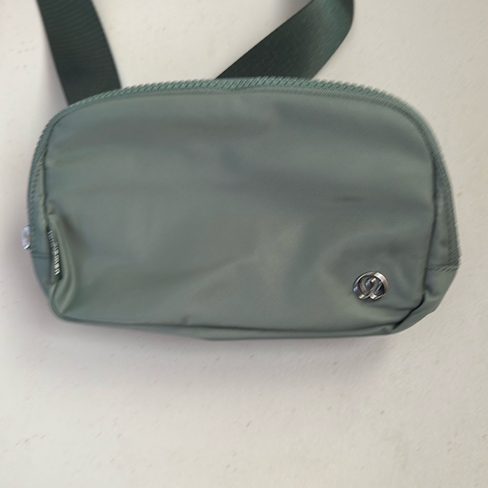 Lululemon Everywhere Adjustable Belt Bag Crater Blue